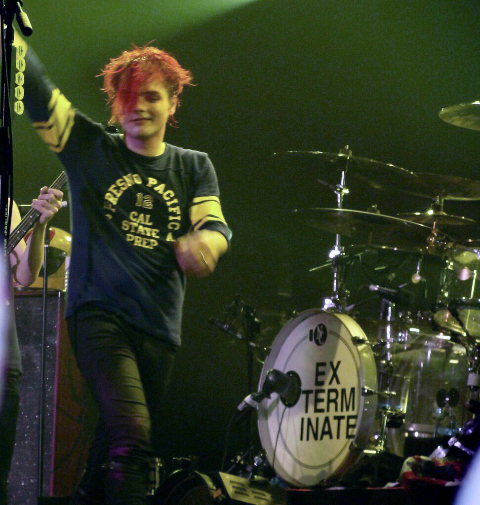 losethewar's tweet photo. this is a very specific genre of gerard photos that not many will understand https://t.co/uSXQnnwr5F