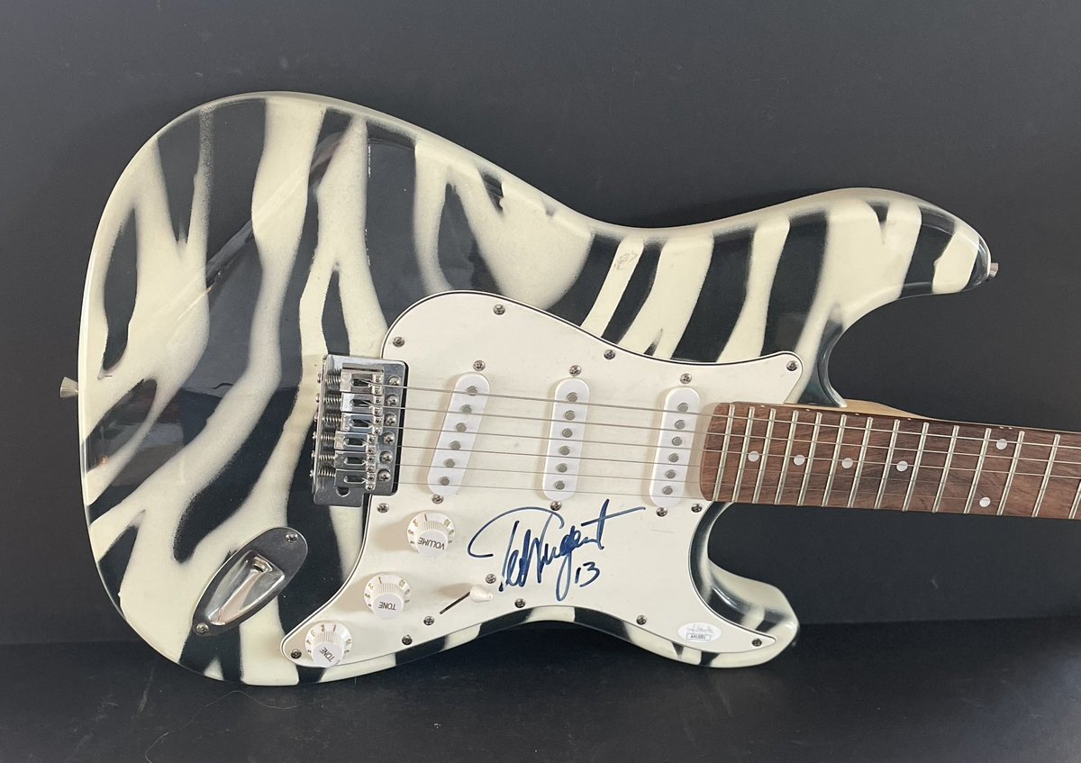 Excited for APL Cards and Collectibles to be working with <a href="/JSALOA/">JSA - James Spence Authentication</a> as an authorized dealer! Thanks for the tour of the NJ facility today. 50+ freshly authenticated items hitting our eBay store. ebay.com/str/aplsportsc…