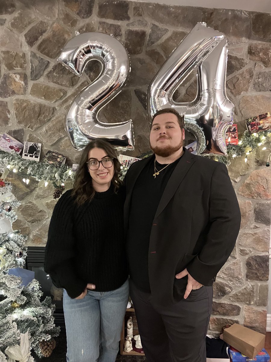 MartelloJoe's tweet photo. So proud of you too. Happy Birthday to both of you. The future is yours to have.❤️😘 https://t.co/eowB5XbcQg