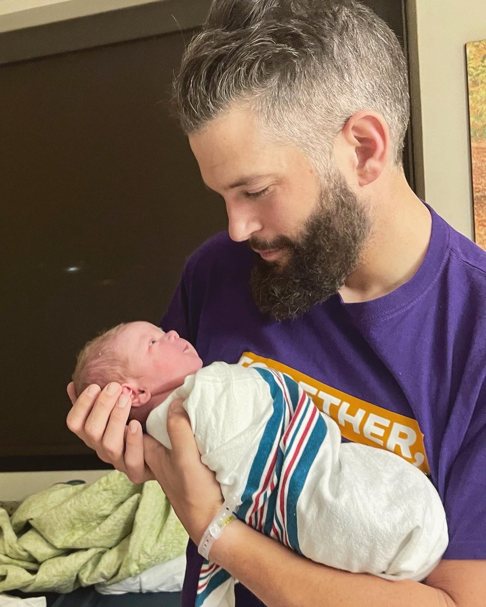 BradHall41's tweet photo. I became a dad last night. It’s the best thing ever. Nora Grace Hall, along with her amazing mom, are both doing great. We couldn’t be happier. 🎀 https://t.co/U5DJJtXdbK