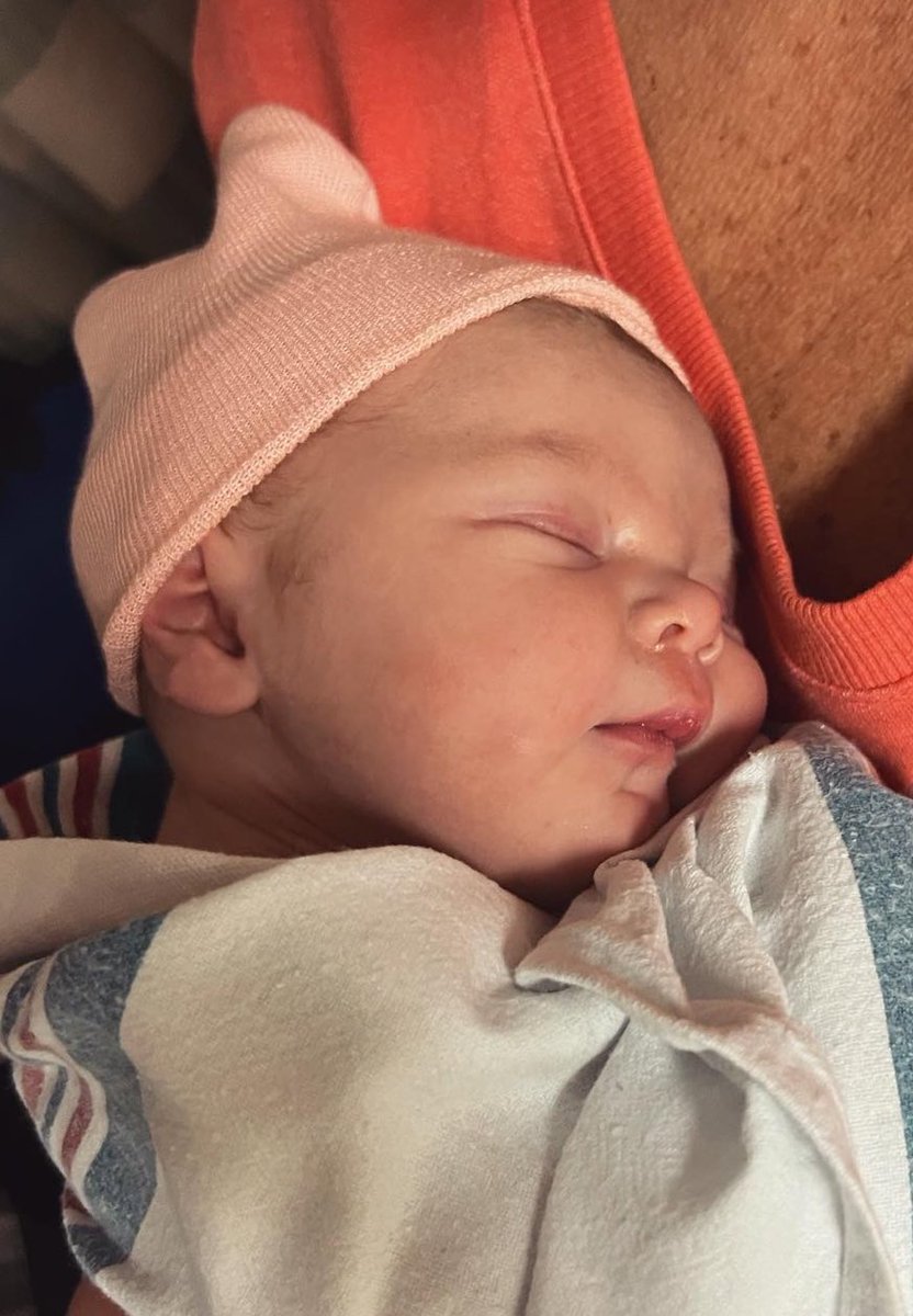 BradHall41's tweet photo. I became a dad last night. It’s the best thing ever. Nora Grace Hall, along with her amazing mom, are both doing great. We couldn’t be happier. 🎀 https://t.co/U5DJJtXdbK