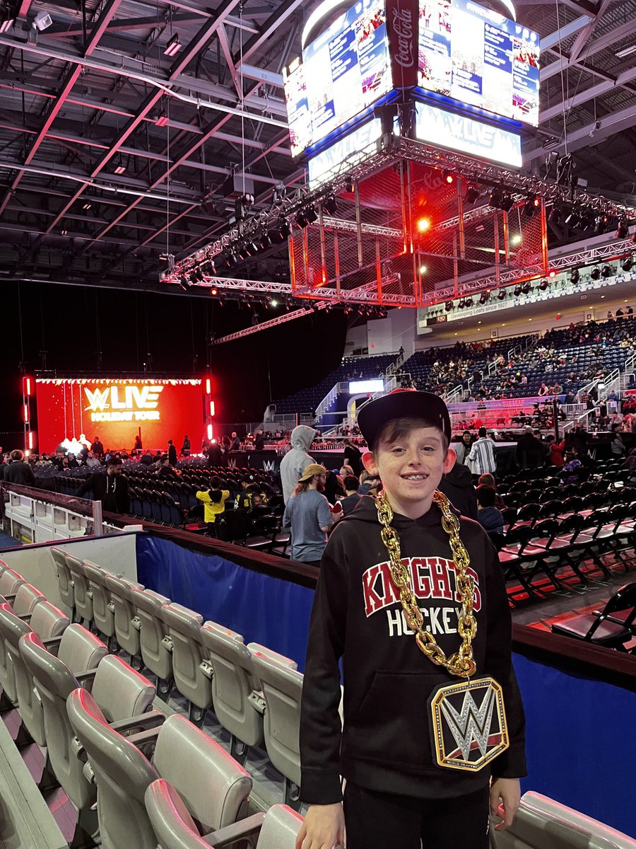 johnnyg16's tweet photo. #WWEToronto first WWE event!! https://t.co/Yfc0kT3yME