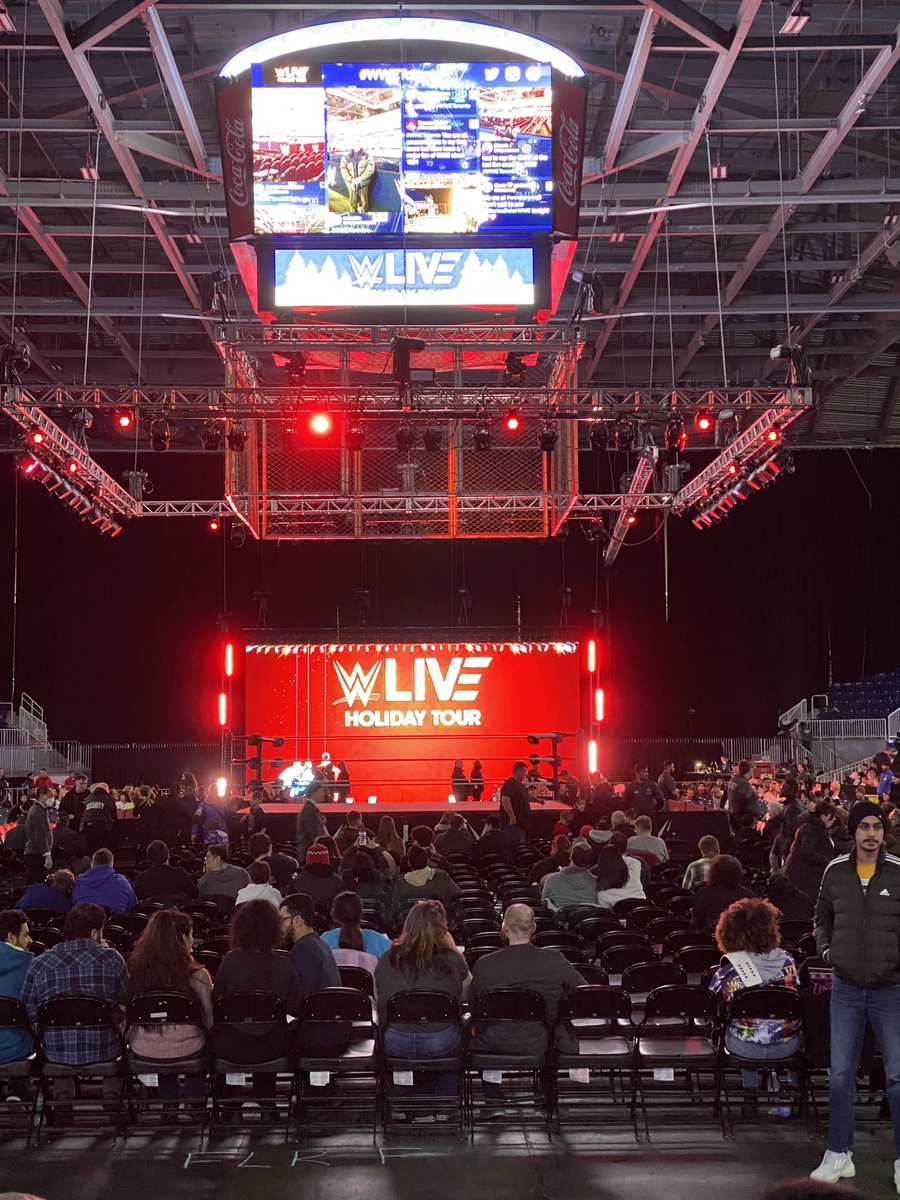 #WWEToronto We’re here #WWE