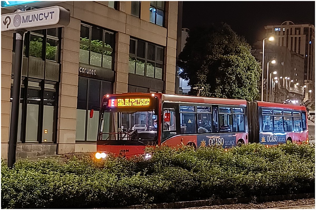 BlogBusurbano's tweet image. Cerramos noche por hoy en el #Millennium, momento histórico coruñés el de la reiluminación del obelisco. A ver cuánto dura... :)

#Bus347 de #ServicioEspecial