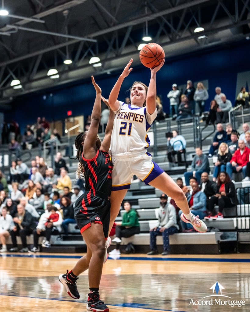 HolidayHoopsMO's tweet photo. Hickman - 22
Jeff City - 12 

HALF https://t.co/Ce0K8bgFmg