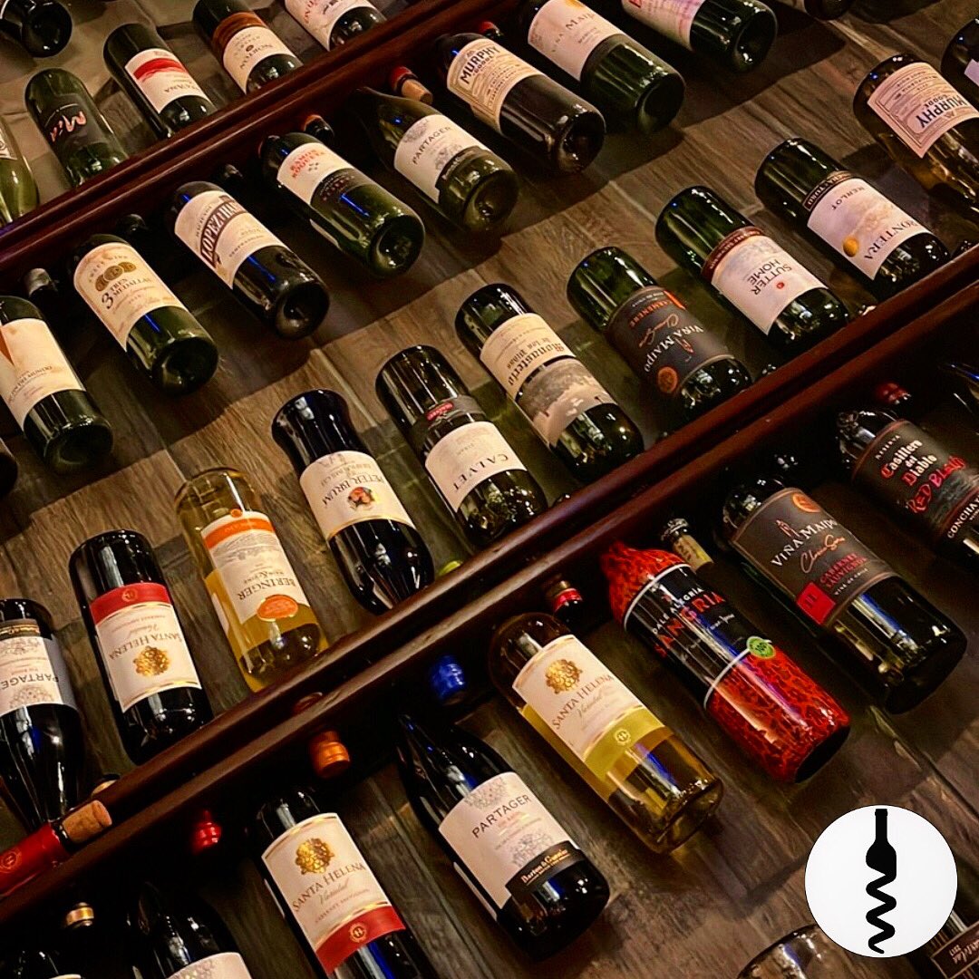 lanolamusic's tweet photo. Wine not? #elcorcho #eltunco #wine #beer #michelada #elsalvador https://t.co/Cmx860BZRd