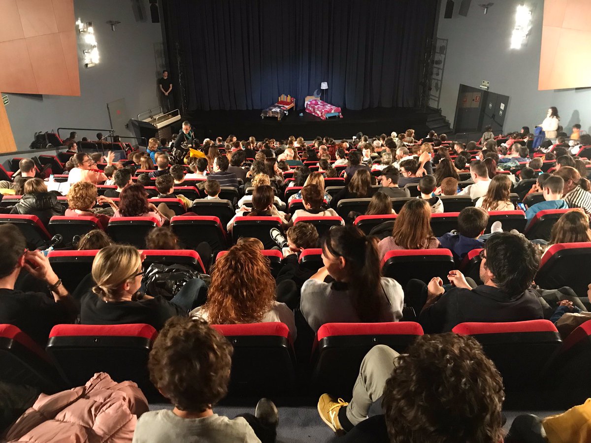 Artaban, la llegenda del quart Rei Mag. Acabem la primera setmana al <a href="/sat_teatre/">SAT! Sant Andreu Teatre</a> amb el teatre ple fins a la bandera!! 
2,3 i 4 de gener últimes funcions!

⏰ 17:30h
🎟 4tickets.es/sat-teatre/pub…

<a href="/ArtabanOficial/">Artaban</a> @MarcSambola <a href="/marcrosich/">marc rosich</a> @marc_angelet

#nadal #teatremusical #artaban