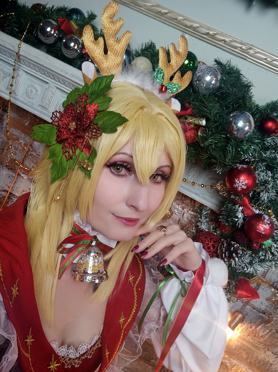 Вот теперь косплейный год закончился точно 😁
Приехала дорогая Джу и наши Люмин и Итер воссоединились у елки хд

#GenshinImpact #Genshin_impact #原神 #Lumine #Aether