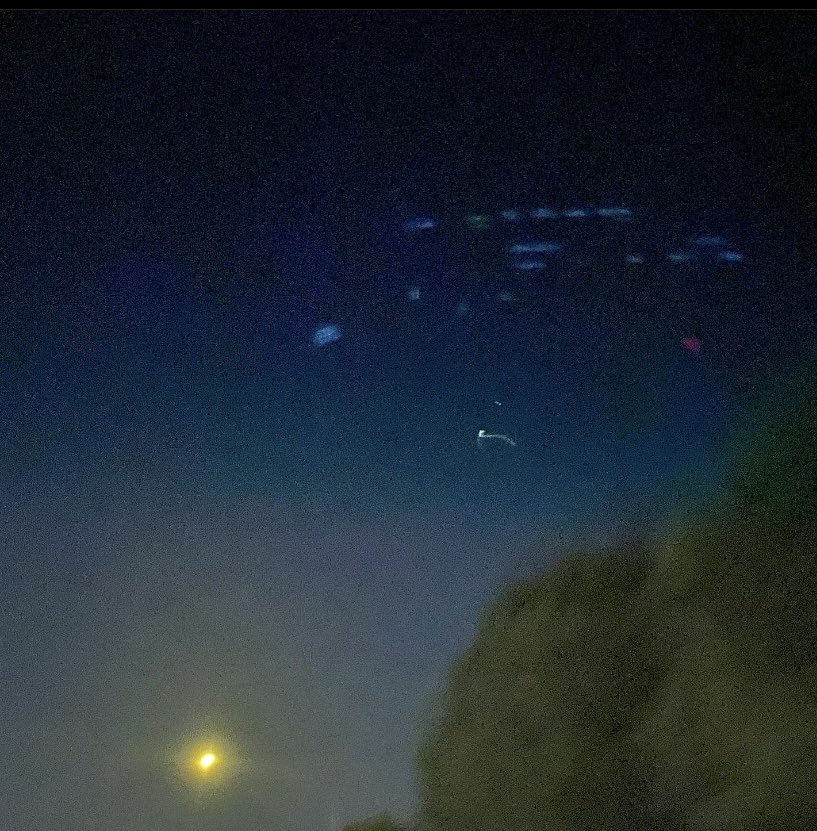 Saw the same thing in Los Angeles 2 days before Christmas. #UFO