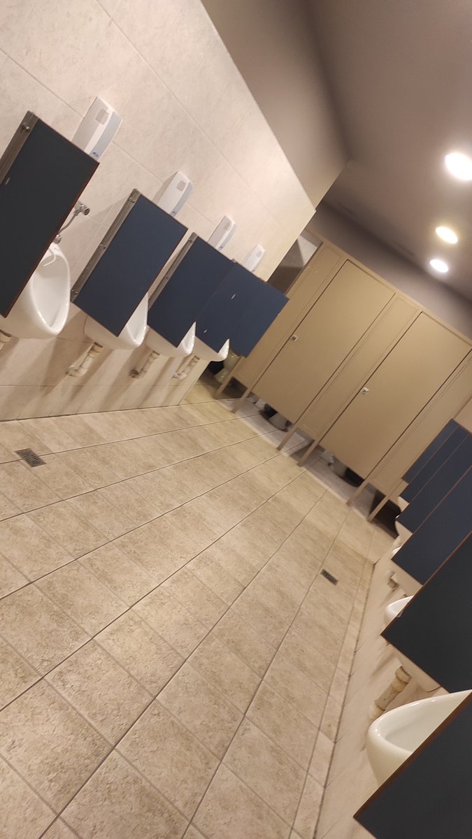 NickScratch1's tweet photo. Activen este baño, es una joyita sin explotar. Está en el Dino de RDB frente al gimnasio. No hay nadie, nadie jode. 
@TeterasCba @teterascordoba_ https://t.co/w0NFjZb1dJ