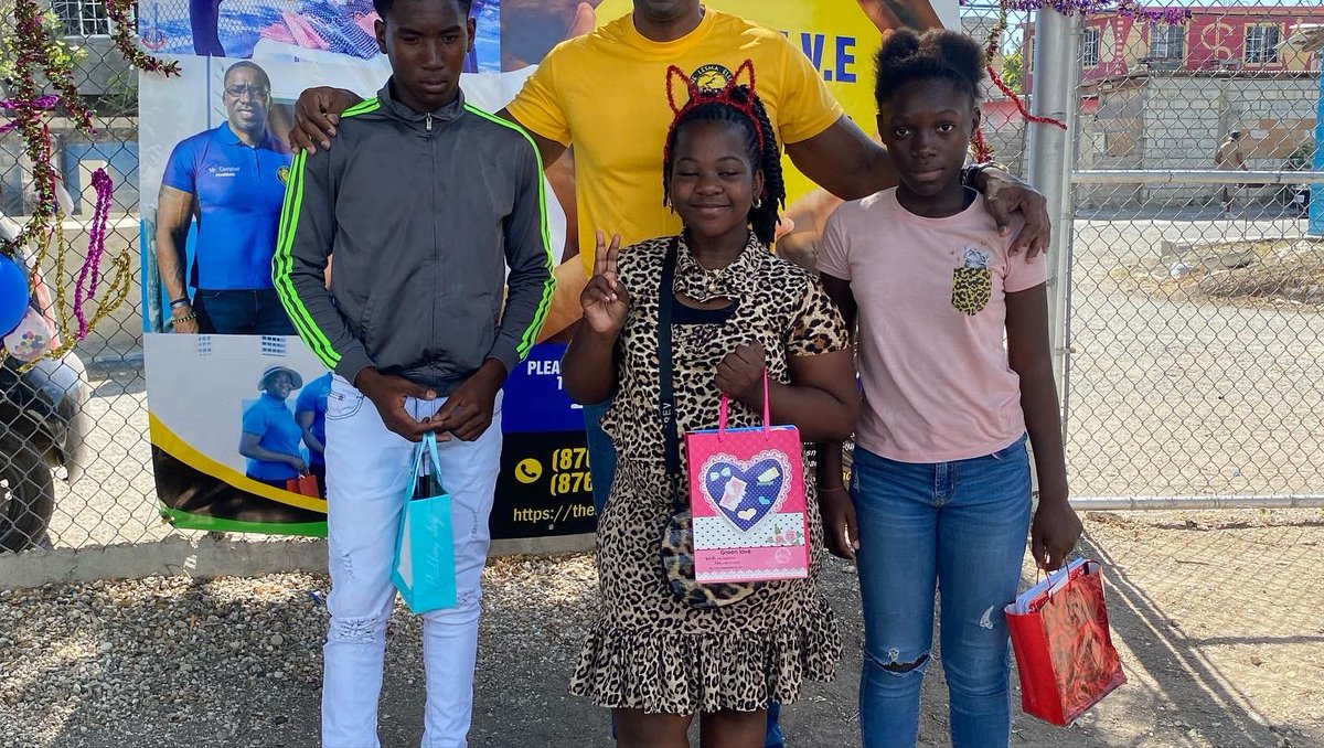 ACampbellsr's tweet photo. Once again, @the_lesmaefdn donated additional tablets and school supplies to the children of inner city Kingston, Jamaica. Come donate and support @the_lesmaefdn as we return in 2023 to provide more devices. ☺️  #development #school #charitydonation #charity #ngo #jamaica https://t.co/TQ2LUEA5qd