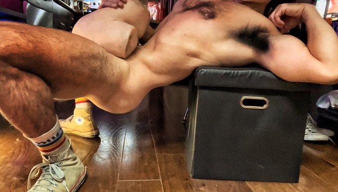 Cum sniff me   https://t.co/x2VcI3IqWU https://t.co/WyRhbshhmp