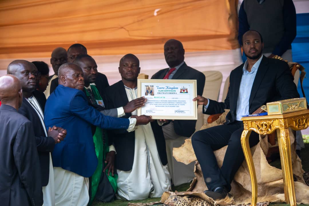 Glad to officiate at the Bagaya Clan end of year ceremony during which a clan SACCO was launched, a very commendable effort. I encourage all clans in Tooro to emulate such, and other developmental efforts that bring us all together centered around clan and communal ties.