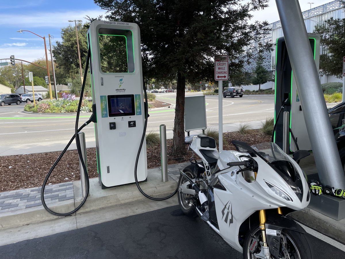 Motor Cycle News tweet media