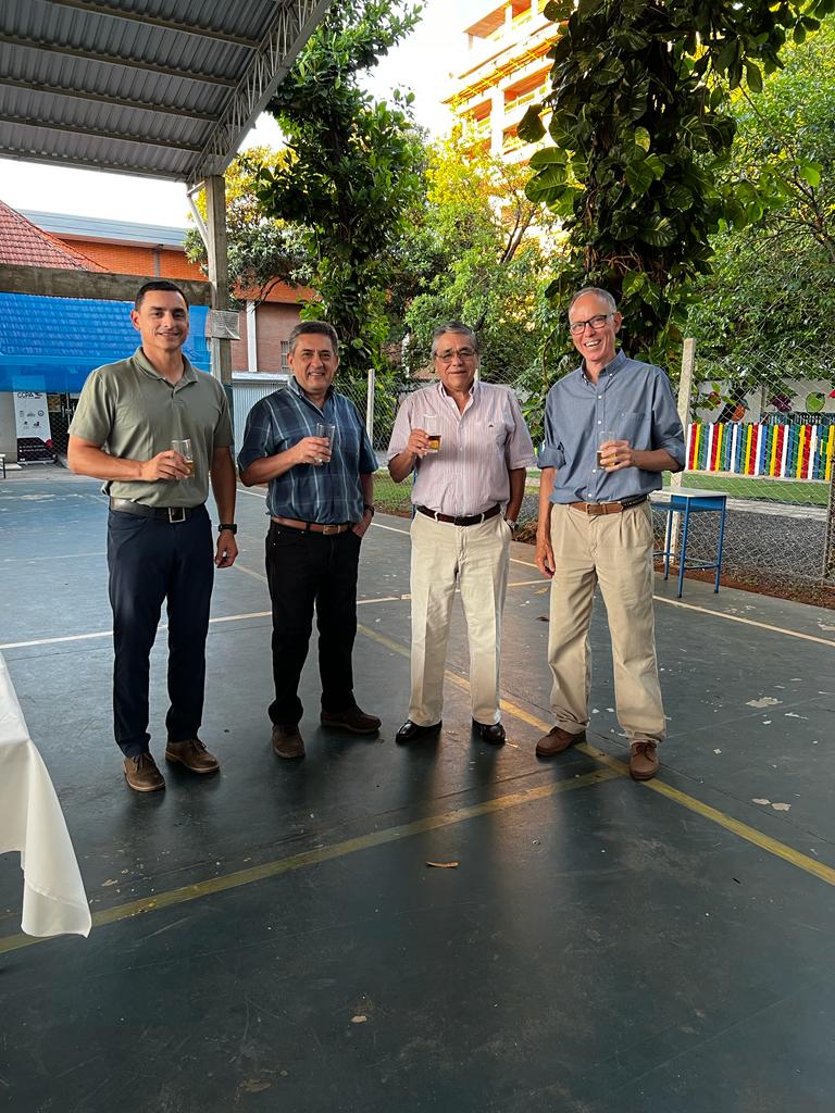 appgusalumni's tweet photo. Disfrutamos de un Brindis de Fin de Año con nuestros asociados y nuestro aliado estratégico, el @CCPA_paraguay. ☺️🙌💯
Nos acompañaron además otras organizaciones aliadas @alumniparaguay y @ComitePyKansas.  🥂🎇 https://t.co/cySSAahOzz