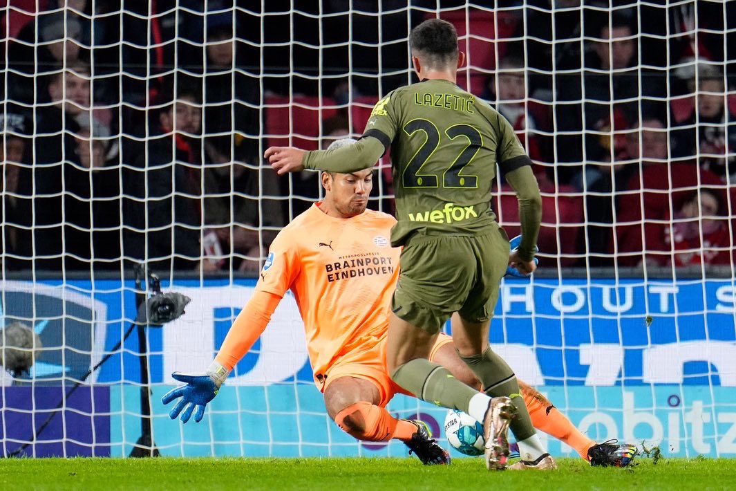 benitezwalterok's tweet photo. Closing out 2022 with a 𝐖! @PSV 🔴⚪ https://t.co/VdISviJM5T