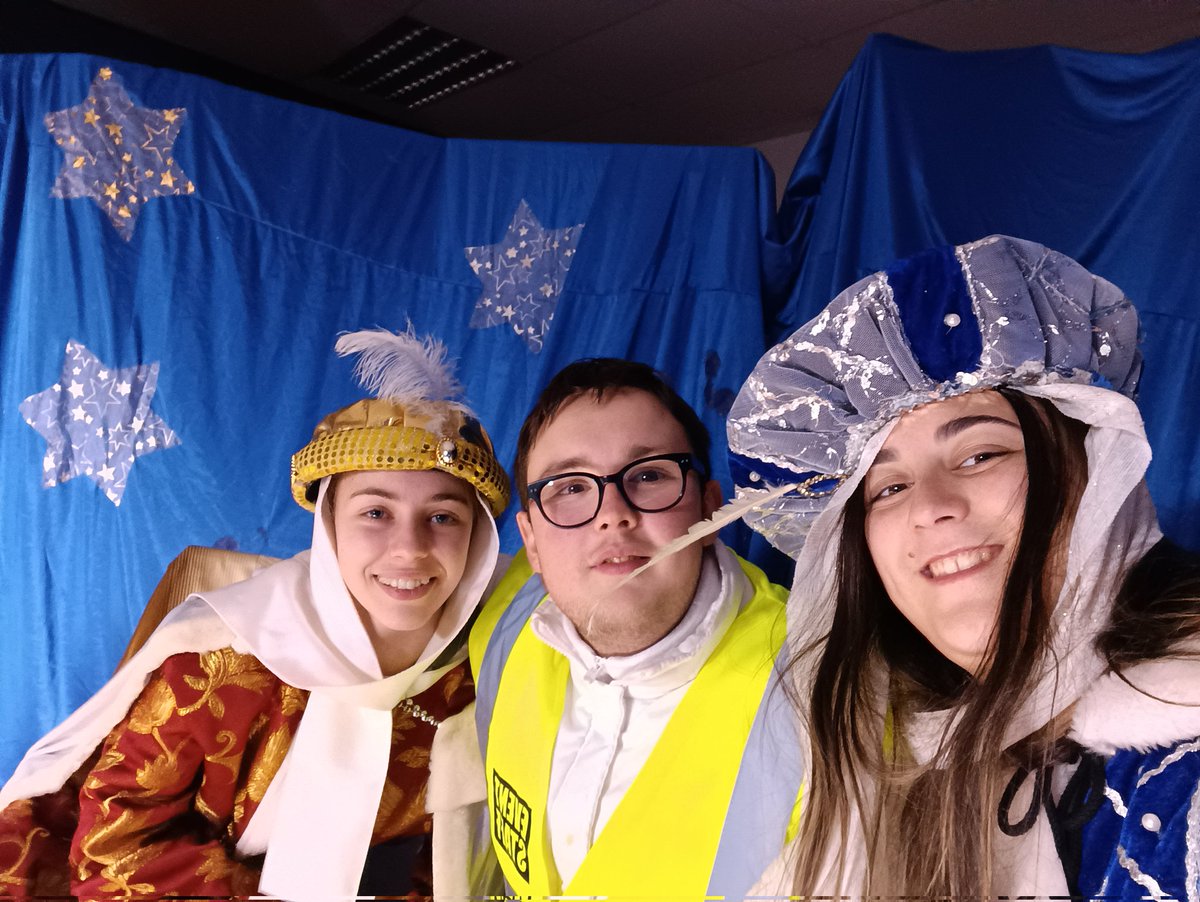 AVUI ENS HA VISITAT LA PATGESSA AL barri on han estat molts infant que han pogut deixar la carta per els reis de l'Orient, ara toca esperar que Ses Majestats llegeixin la carta i arribi la nit més màgica de l'any.... GRÀCIES un cop mes per fer-ho possible! <a href="/FestesOsona/">Associació juvenil Festes Osona</a>