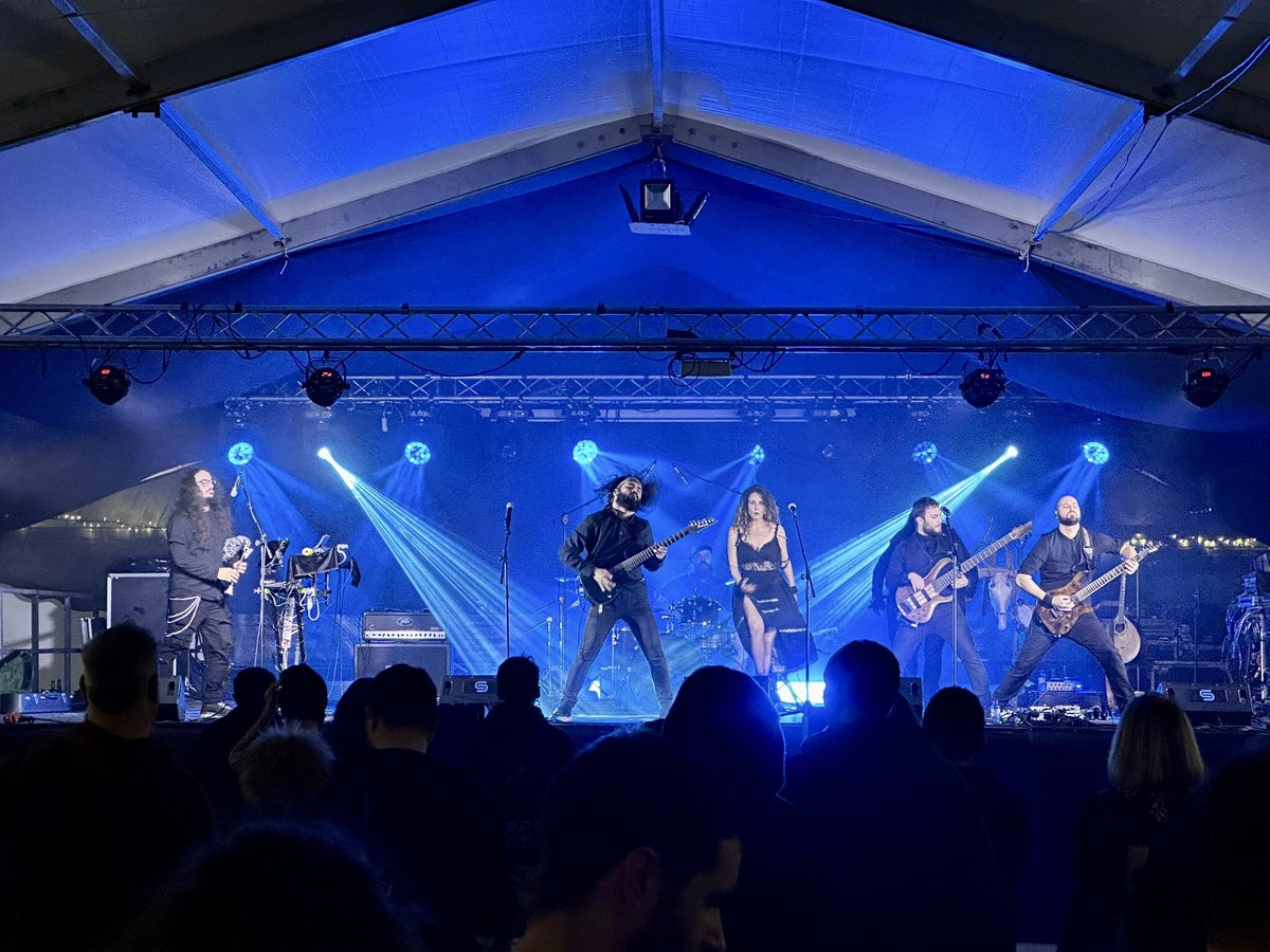 Mileth on stage!! Vamooss!!🤟
#onme #onmeproductions #onmeprodutoragalega #onmeproducciones <a href="/CalloFest/">Callo Fest</a>