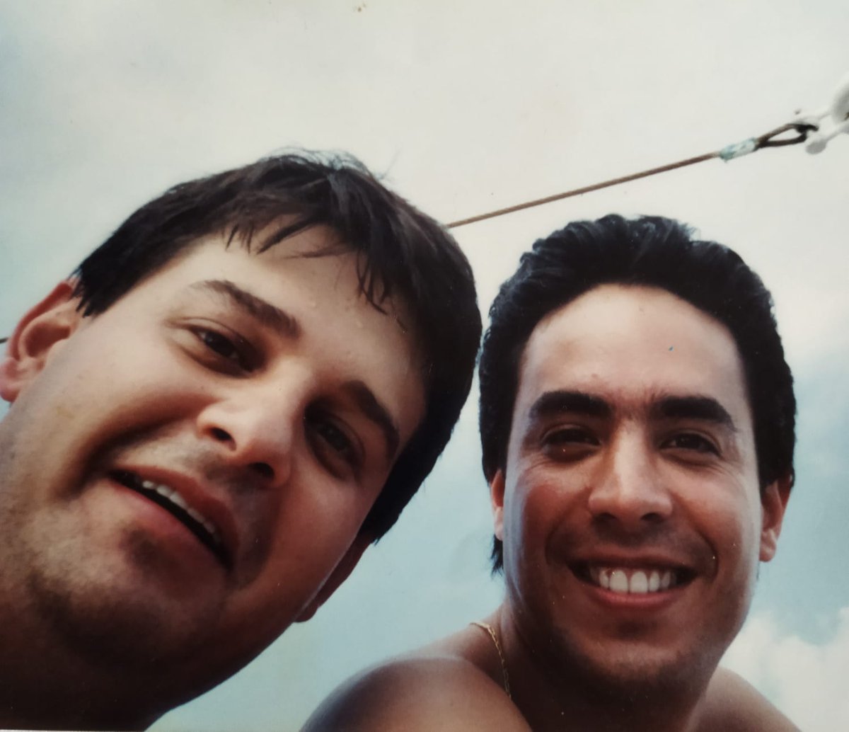 AndresPyJ's tweet photo. Hoy hace 29 años que nos accidentamos . Dios te bendiga @memo_anaya y seguimos adelante. #Macuca siempre te recordaré. https://t.co/Aj8dL8ZAC9
