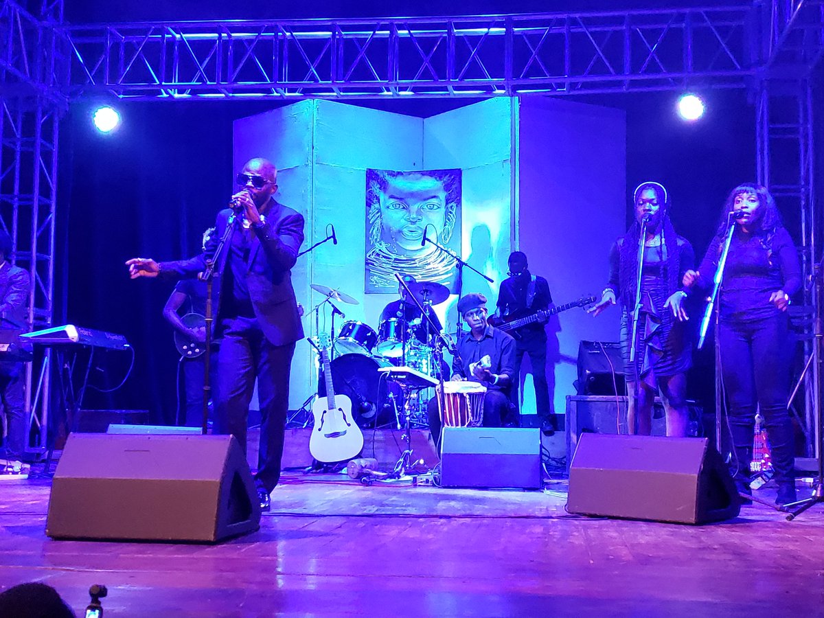 Muziki256_YOTV's tweet photo. @Ksalpha kickstarts his performance at #TheCocktailBeat with #YoLove 🔥.  Show is happening now at the National Theatre &amp; is proudly sponsored by @bolingoextra &amp; @YOTVChannelsUG App

#YOTVBigBetter https://t.co/apVqjo4466