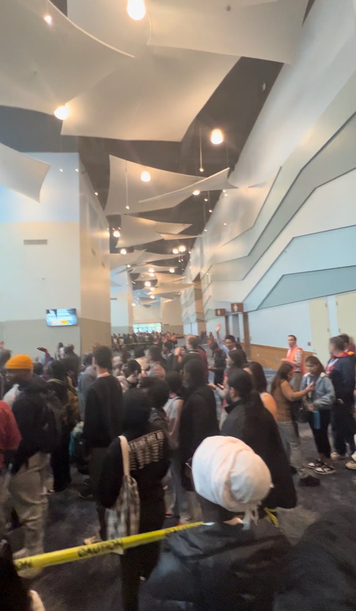 sgir_v's tweet photo. Getting ready for outreach at #gyc2022. Participants are slated to distribute around 50,000 copies of The Great Controversy to the Phoenix area. #gycbreakforth https://t.co/c6UGmymmF3