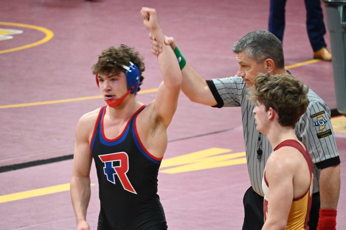 RWF_Wrestle's tweet photo. 1st Place Match - Bryce Lowery (Roncalli) 20-0 won by major decision over Hunter May (Evansville Mater Dei) 14-1 (MD 10-0)

#4timeMaterDeiHolidayClassicChamp https://t.co/IlArtF9L1m