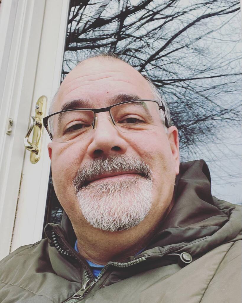 MrSheals2U's tweet photo. Sitting outside cause it’s 50°F out! #warmout #winter #seasonablymild #niceday https://t.co/IE5AOLi1X9 https://t.co/I2wSaXH0LE