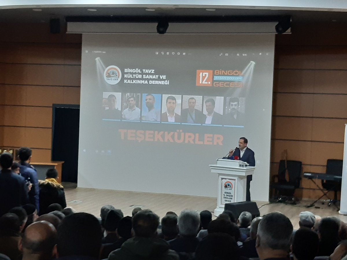 ahakimyildiz's tweet photo. @TavzDerBingol tarafından organize edilen, 12. Bingöl Başarı Ödülleri Gecesine katılım sağladık. Gecede ödül alan kişi ve kurumları tebrik eder, organizasyonda emeği geçen herkese ayrı ayrı  teşekkür ediyorum.
Derneğimizin bundan sonraki çalışmalarında üstün başarılar dilerim. https://t.co/1wHNJhGpFB