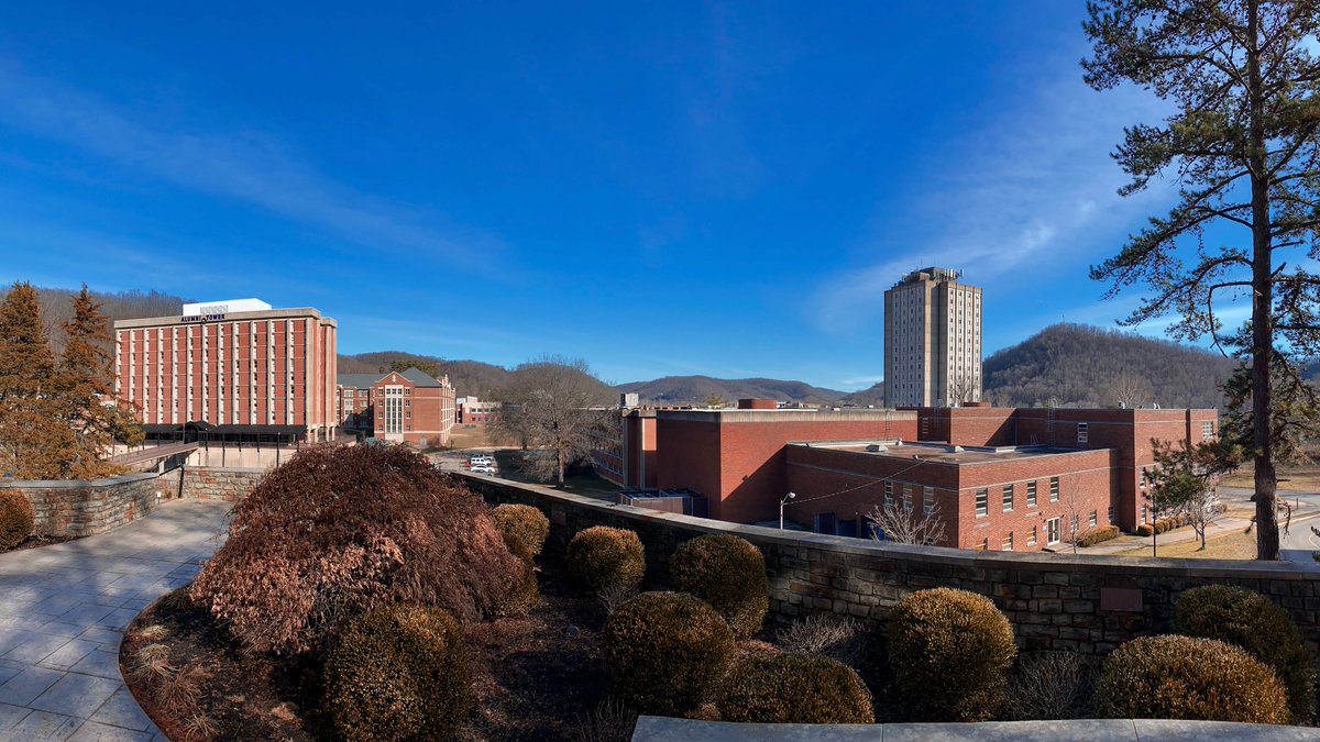 68°. It's amazing what all can happen in one week!

Sunshine and crystal blue skies filled campus today. 🤩

We look forward to seeing everyone back on campus in January!

#SOARHigher #HappyNewYear