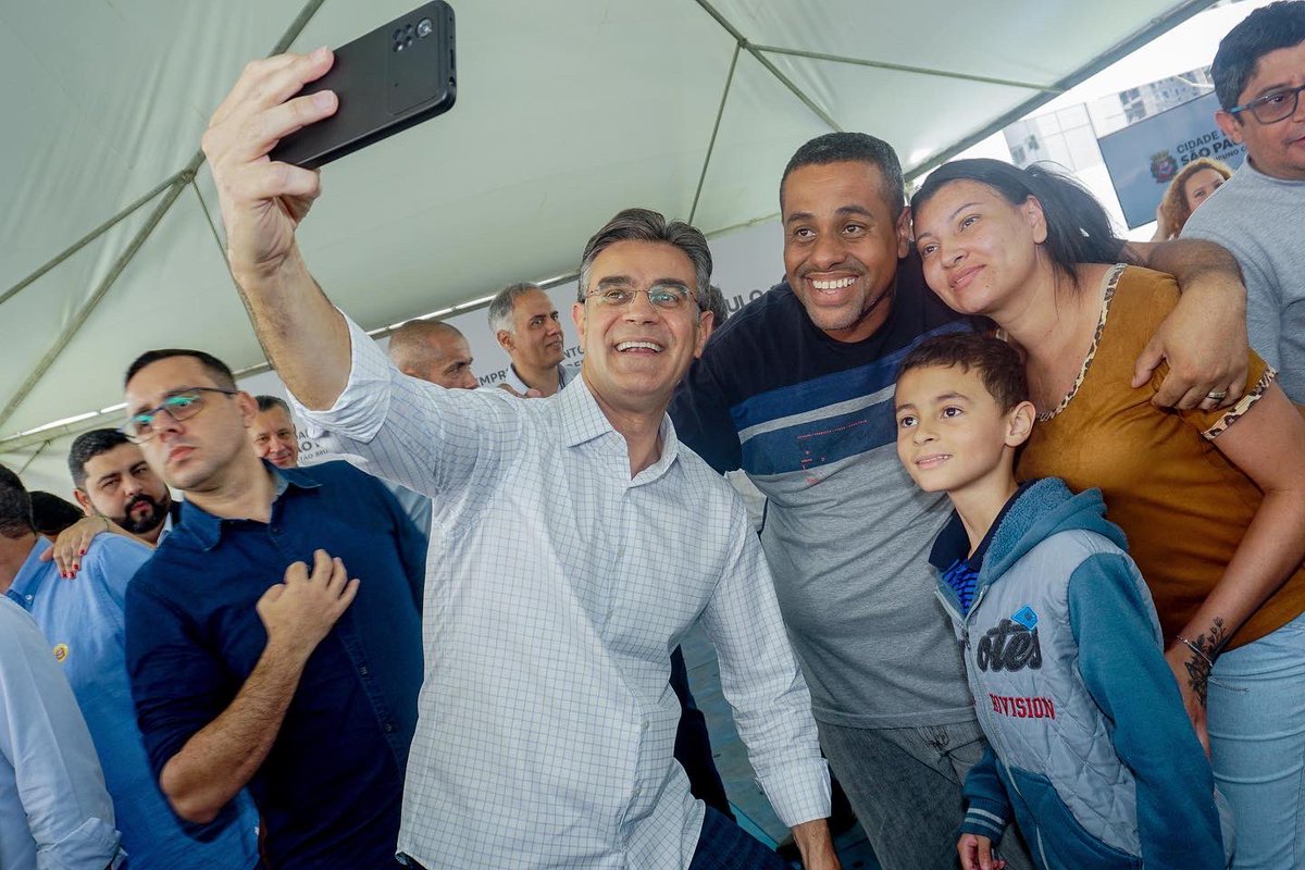rodrigogarcia_'s tweet photo. Meus votos de muitas felicidades para as famílias contempladas! https://t.co/JFePHvyPxt