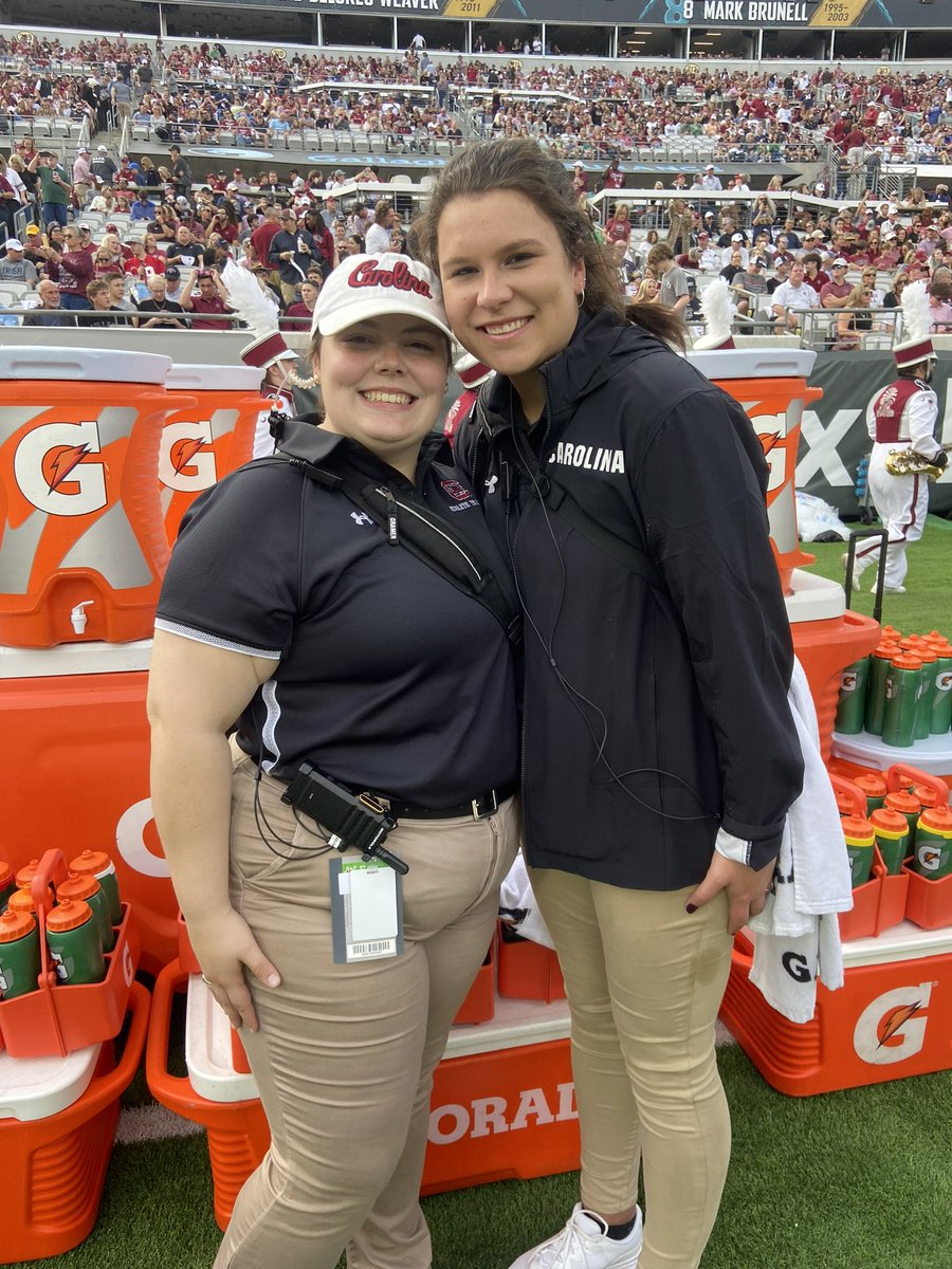 1st year professional AT students Rachel Allen &amp; Kayleigh De Koker are ready for kickoff at the Gator Bowl! #GamecockAT 🤙🐔🏈