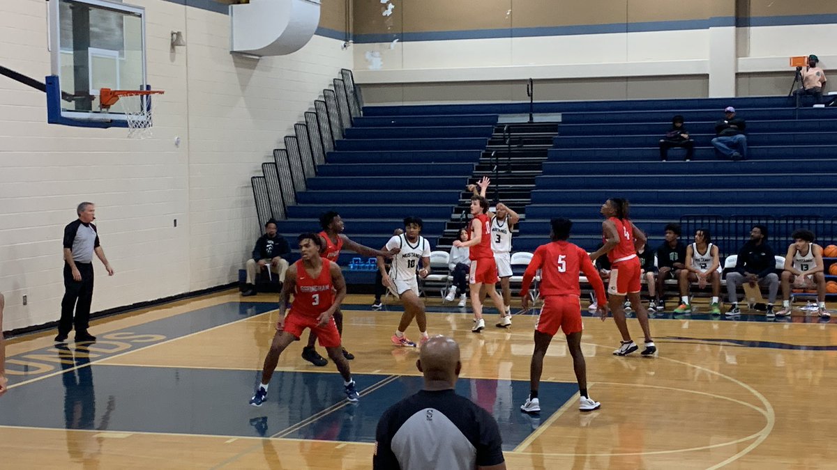 F
<a href="/CoachEricBlair/">Eric Blair</a> 56
<a href="/ECHSRebelsBball/">ECHSRebelsBball</a> 51

<a href="/elijahford_/">Elijah Ford</a> 17p 2r 5a
@hayden_32 12p 1r 2a 1b
<a href="/jakewhitaker22/">Jake Whitaker</a> 10p 5r 1a
Earl Kyle 8p 8r 1s

<a href="/keion_wallace/">Keion Wallace</a> 17p 3r 1s
Hayden Eason 17p 1r 1a

#HoundsHolidayHoopsClassic