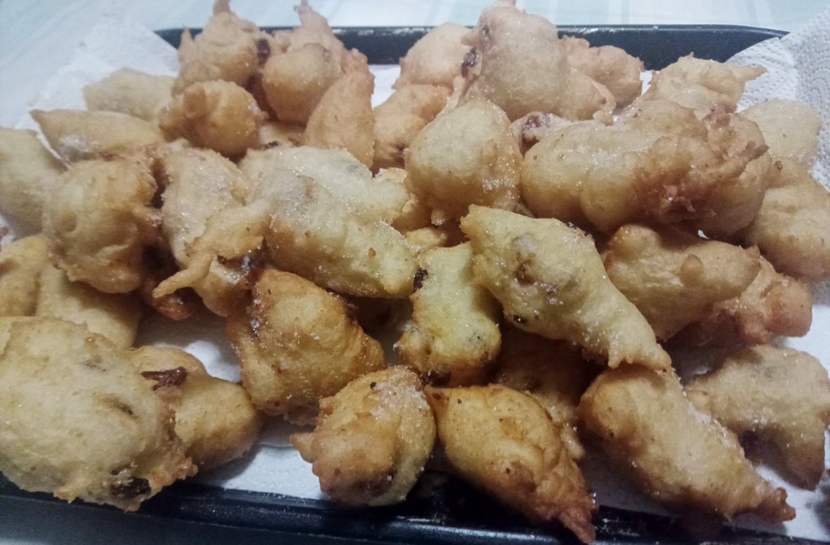 AbruzzoNomade's tweet photo. Che festività natalizie sarebbero, senza? 😉😋🤩
#caggiunitte #cavciunitte #turcinille #caggionetti #torcinelli #Abruzzo https://t.co/UKI12NbJIs