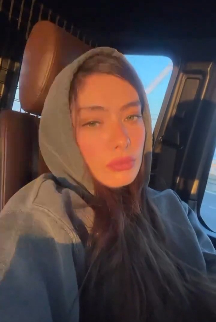 burakneslih's tweet photo. @neslihanatagul #NeslihanAtaguel #NeslihanAtagül #neslihatagul #atagul #nihan 🤍❤️💫🌜🙇🏻💙🤍❤️ https://t.co/f8uZZdpwyk