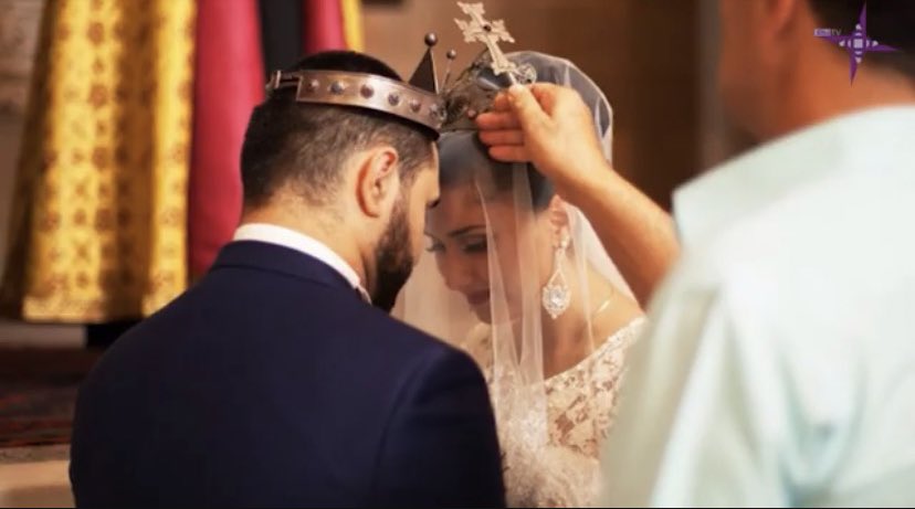 « Priez ensemble à la maison et allez à l'église ; quand vous rentrez à la maison, que chacun demande à l'autre le sens des lectures et des prières. Si votre mariage est comme ça, votre perfection rivalisera avec le plus saint des moines. »— St Jean Chrysostome