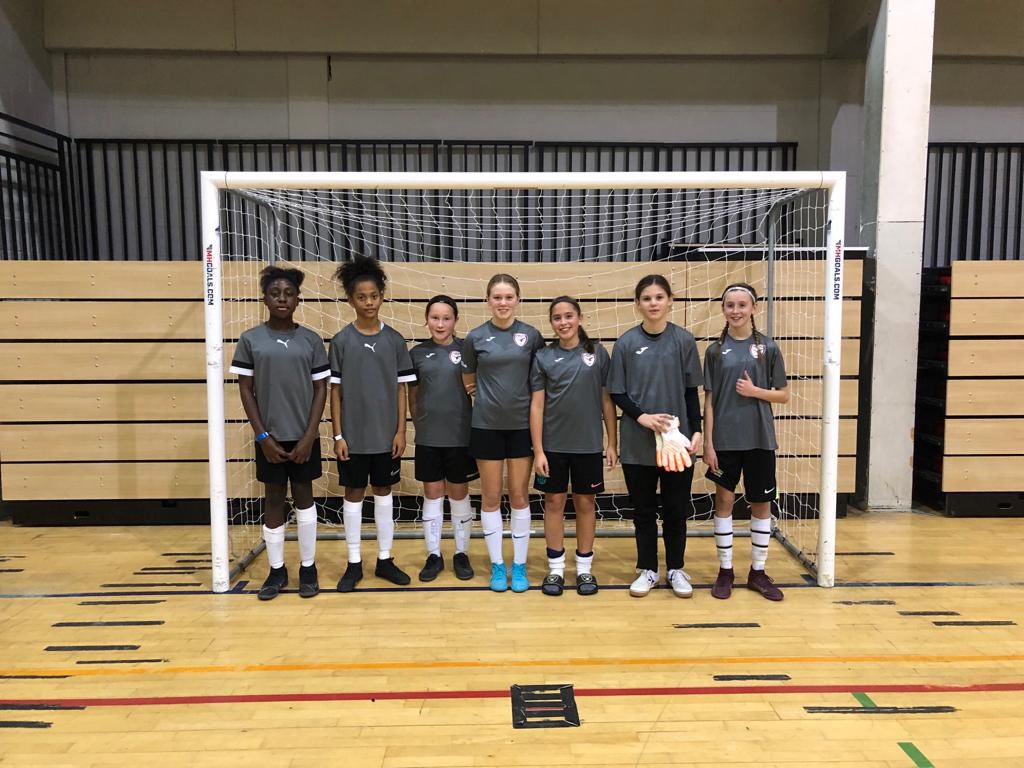 KarpaSarah's tweet photo. A brilliant day with so much talent and skill on display at the @TheFutsalCup22
Has your heart stopped racing from the U13’s final yet @MaryPacitti 🙌⚽️
#thefutsalcup22 #futsalfinal #goalscorer #girlsfutsal #futsal #wearechiltern #futsalskills https://t.co/LkAuEb0waI