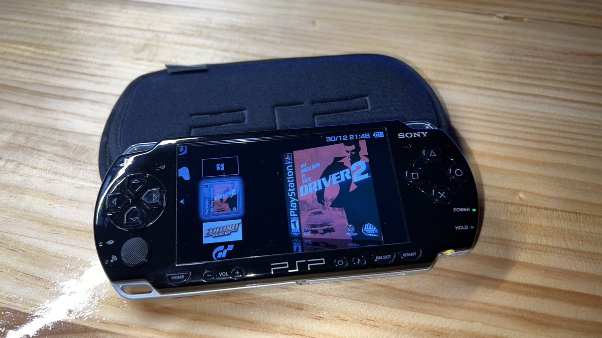 RoMaN_RS4's tweet image. Lo mejor de las consolas de Sony fue la retrocompatibilidad, siempre podrás jugar a tus clásicos. Una pena que en las nuevas ya no se pueda #psp #driver2 #psx #eboot #CFW