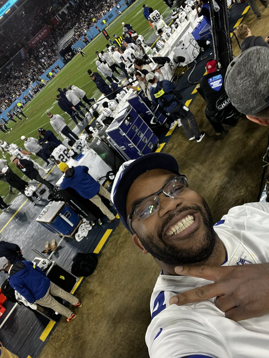 Top713Dawg's tweet photo. The look I got from @michael13gallup while screaming from the front row made made my birthday!! #DALvsTEN #CowboysNation https://t.co/T272WlLyU9