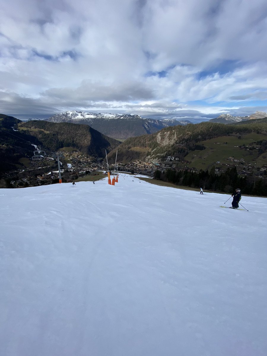 Merci à tous ceux qui participent actuellement à l’entretien des pistes de <a href="/LaClusaz/">La Clusaz</a> : énorme travail, conditions épouvantables mais on a pu skier cette semaine. 🙏