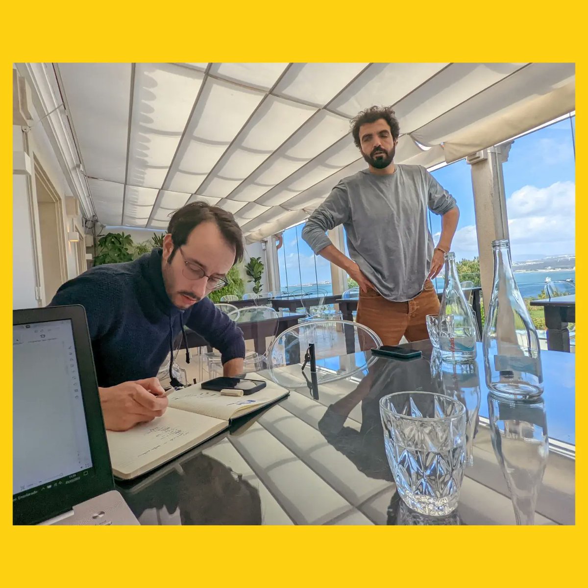 pedrofigcerto's tweet photo. "Sou Menino Para Ir" já tem os 8 episódios disponíveis na RTP Play.

Vão lá ver. Eu sei que hoje não têm nada para fazer. https://t.co/YscqLgTsTN