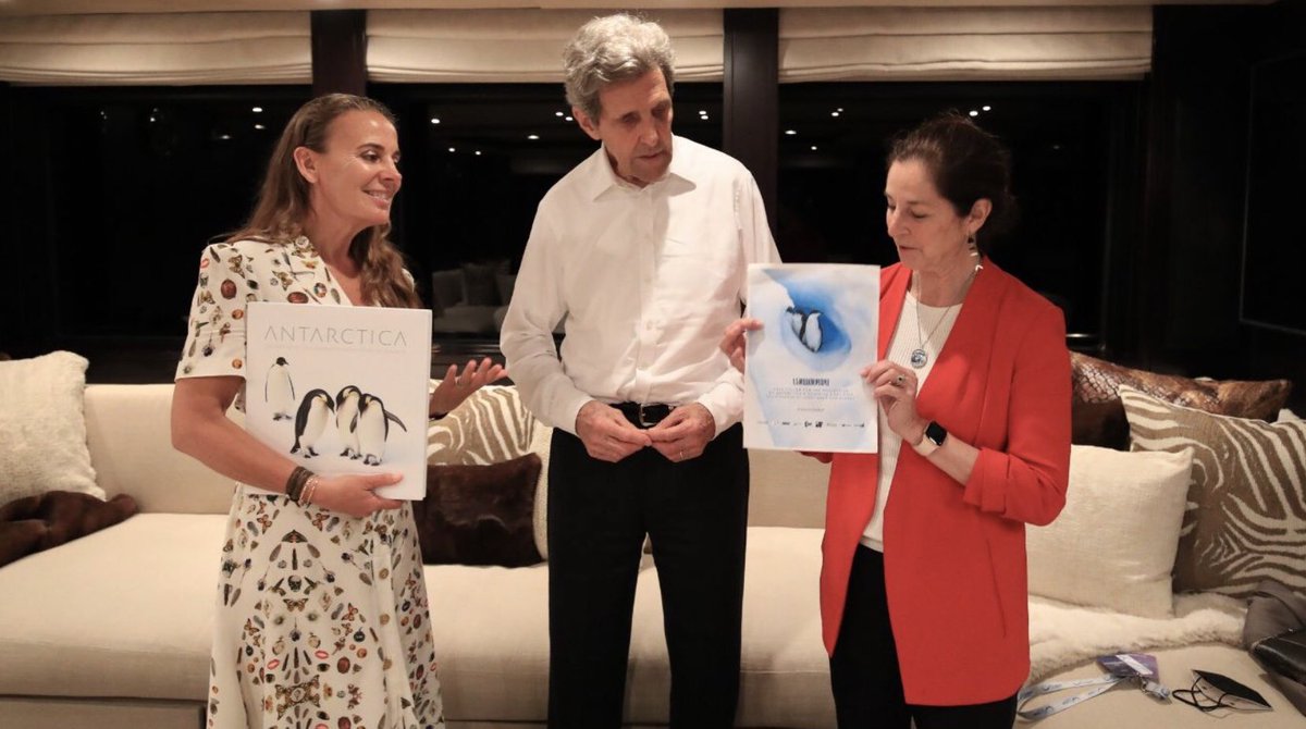 AntarcticaSouth's tweet photo. 2022 was a great year to #ProtectAntarctica!
❄️@pcousteau @ashlancousteau trip to #Antarctica
❄️@DonaBertarelli delivered a petition to @ClimateEnvoy @MonicaMedinaDC
❄️Rally for Antarctica in Berlin #ATCM
❄️#BlueMarch at #UNOC2022
❄️1st #WorldKrillDay
❄️#CCAMLR41 to save #krill https://t.co/Kj72XU0wKx