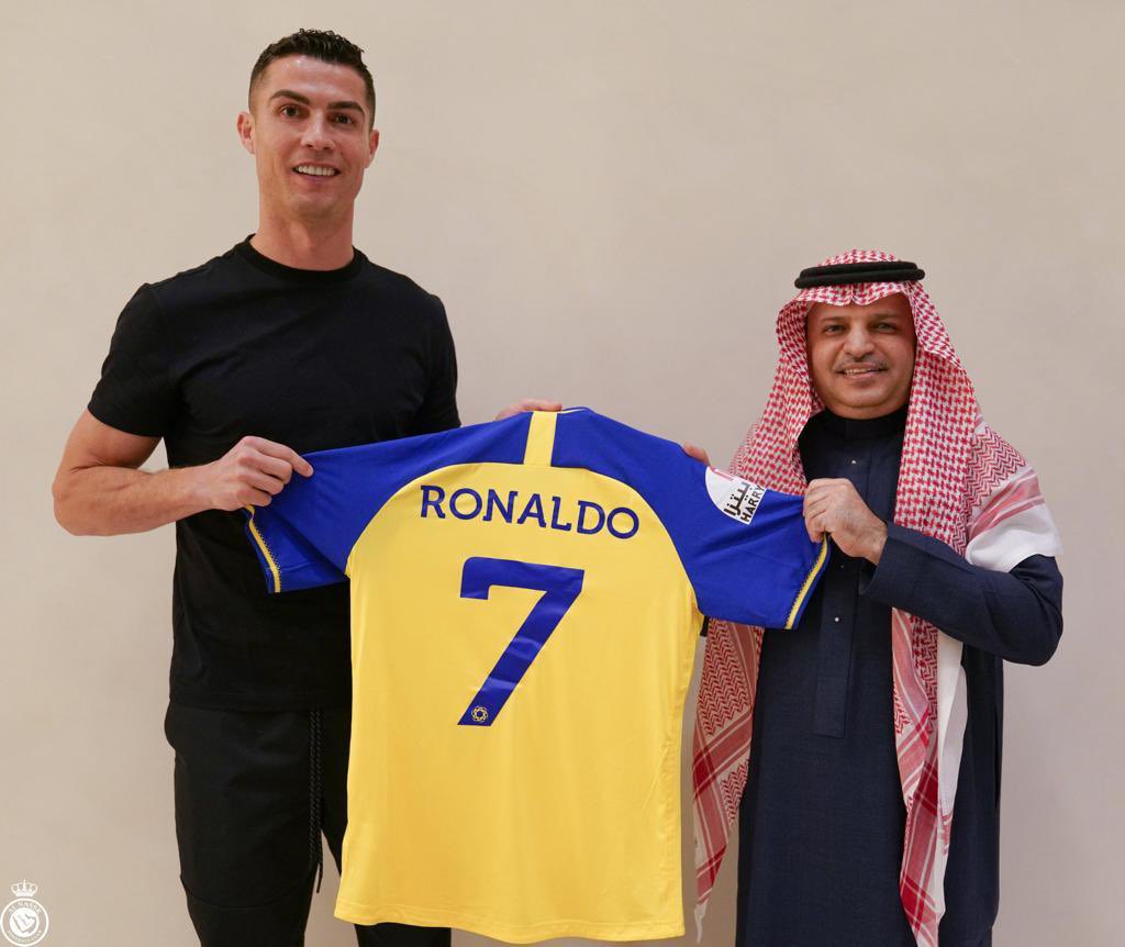 عبدالعزيز بن تركي الفيصل (@abdulaziztf) on Twitter photo سعيد بتواجد أحد أفضل لاعبي العالم لبدء مسيرته الجديدة في السعودية 🇸🇦
مرحباً بك <a href="/Cristiano/">Cristiano Ronaldo</a> في المملكة
وسندعم بقية أنديتنا لصفقات نوعية مع نجوم عالميين قريبا 🙏🏼 سعيد بتواجد أحد أفضل لاعبي العالم لبدء مسيرته الجديدة في السعودية 🇸🇦
مرحباً بك <a href="/Cristiano/">Cristiano Ronaldo</a> في المملكة
وسندعم بقية أنديتنا لصفقات نوعية مع نجوم عالميين قريبا 🙏🏼