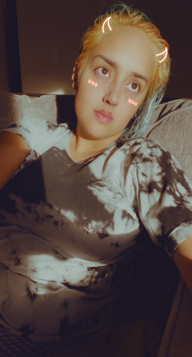 AriTheAssassin's tweet photo. Anyway a little after #coloroops x2 and bleaching my undercut and roots plus the sun is hitting https://t.co/noFjRXK12g