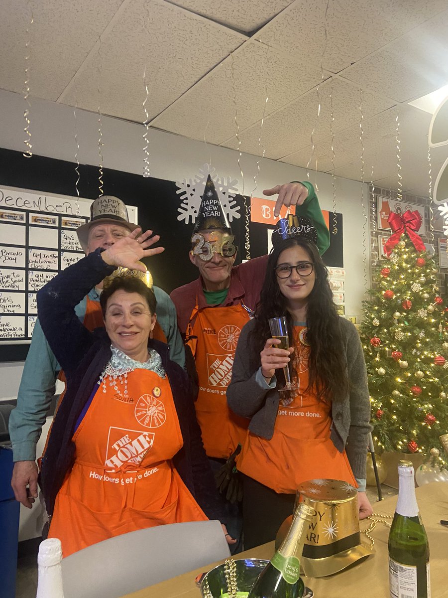 KrystyneSantos's tweet photo. 🎉 Marcel joined in on the New Years celebration 🎉 @williamachen @jdmotto4 @DHRMgregorio https://t.co/aStOZ17ZeS