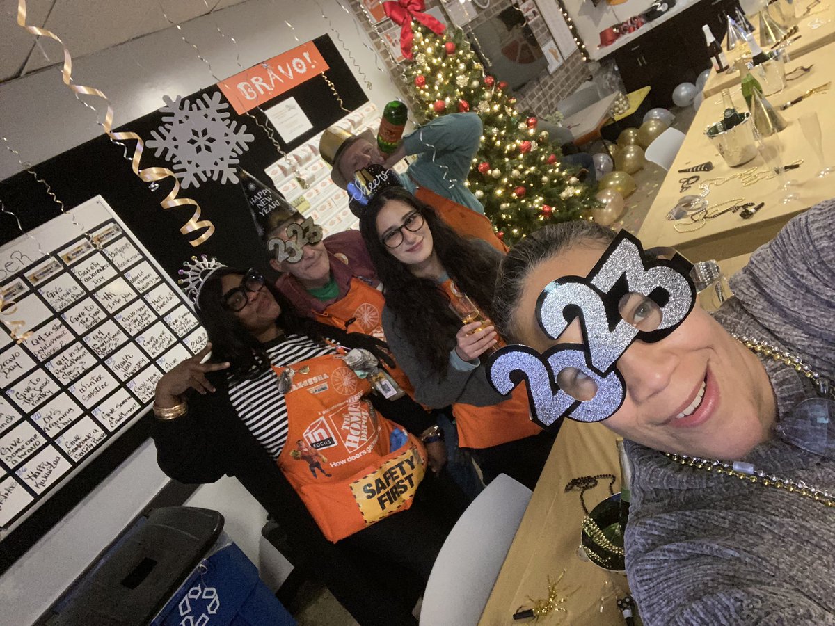 KrystyneSantos's tweet photo. 🎉 Marcel joined in on the New Years celebration 🎉 @williamachen @jdmotto4 @DHRMgregorio https://t.co/aStOZ17ZeS