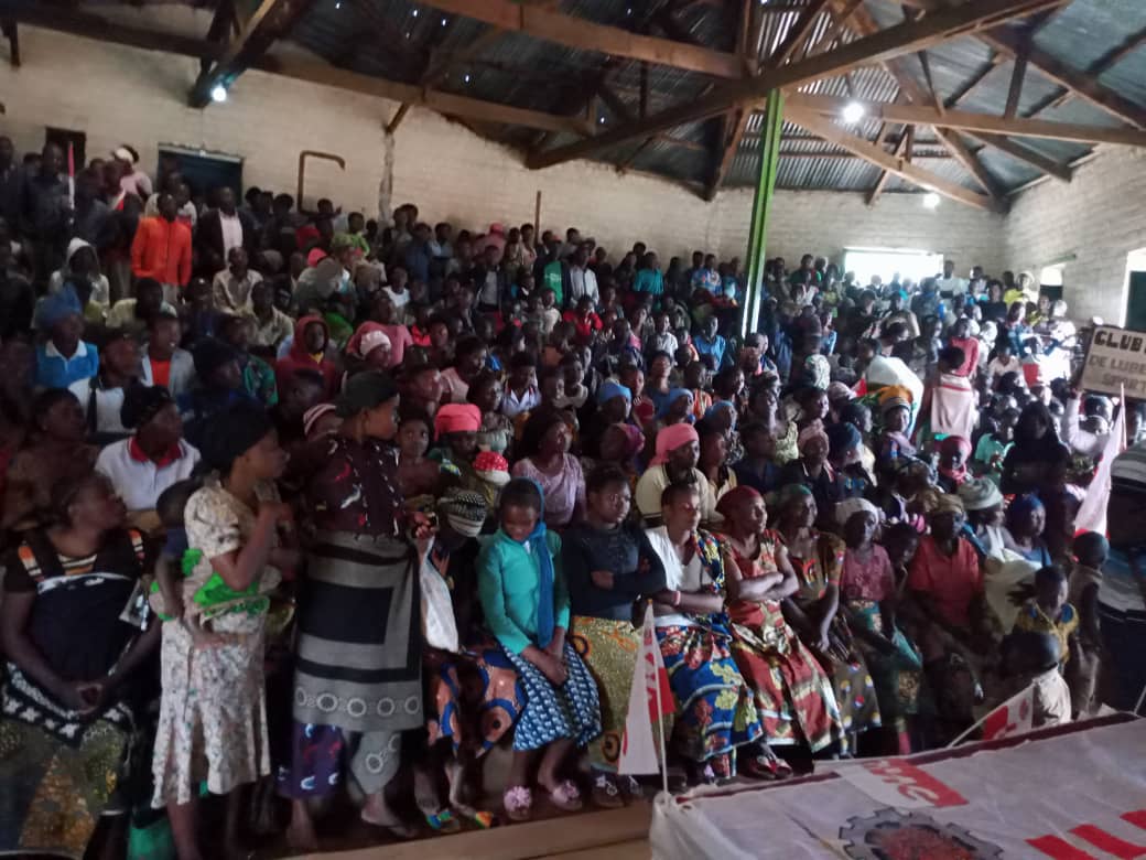 Arnotbigus1's tweet photo. Arrivé dans son *LUBERO NATAL le général 5 étoiles @BillyKambale1 
à échangé avec la population pour encourager ses électeurs à s'enroler massivement pour un réel renouvellement de la classe politique Lubero doit garder ses Nombres  d'élus aux nationales et provinciales. https://t.co/5X2Q7AerG2