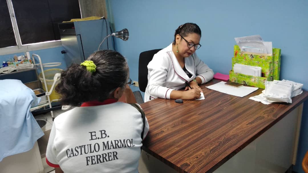 IpasmeOficial's tweet photo. 🟢 #Falcón || ¡Garantizamos la atención!

@IpasmeCoro: Continúa trabajando con guardias especiales en horario navideño y atención inmediata para el magisterio. Deseándoles una Feliz Navidad llena de amor y humildad. 

#AmorYPazEnFamilia
.@NicolasMaduro
.@_LaAvanzadora https://t.co/25ezP4piaP