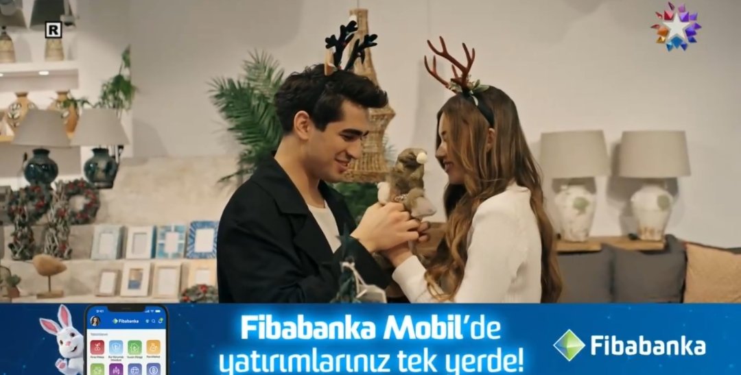 Numidiangirl's tweet photo. #yalıçapkını yeter yaaa stop judging seyran's character she is just 19 this is the first time that she felt in love she realized how much she is in love with him after seeing him leaving for Ferit you can't expect his change this fast who said that he will lie cuz he is scared https://t.co/7cn2Q8DQJF