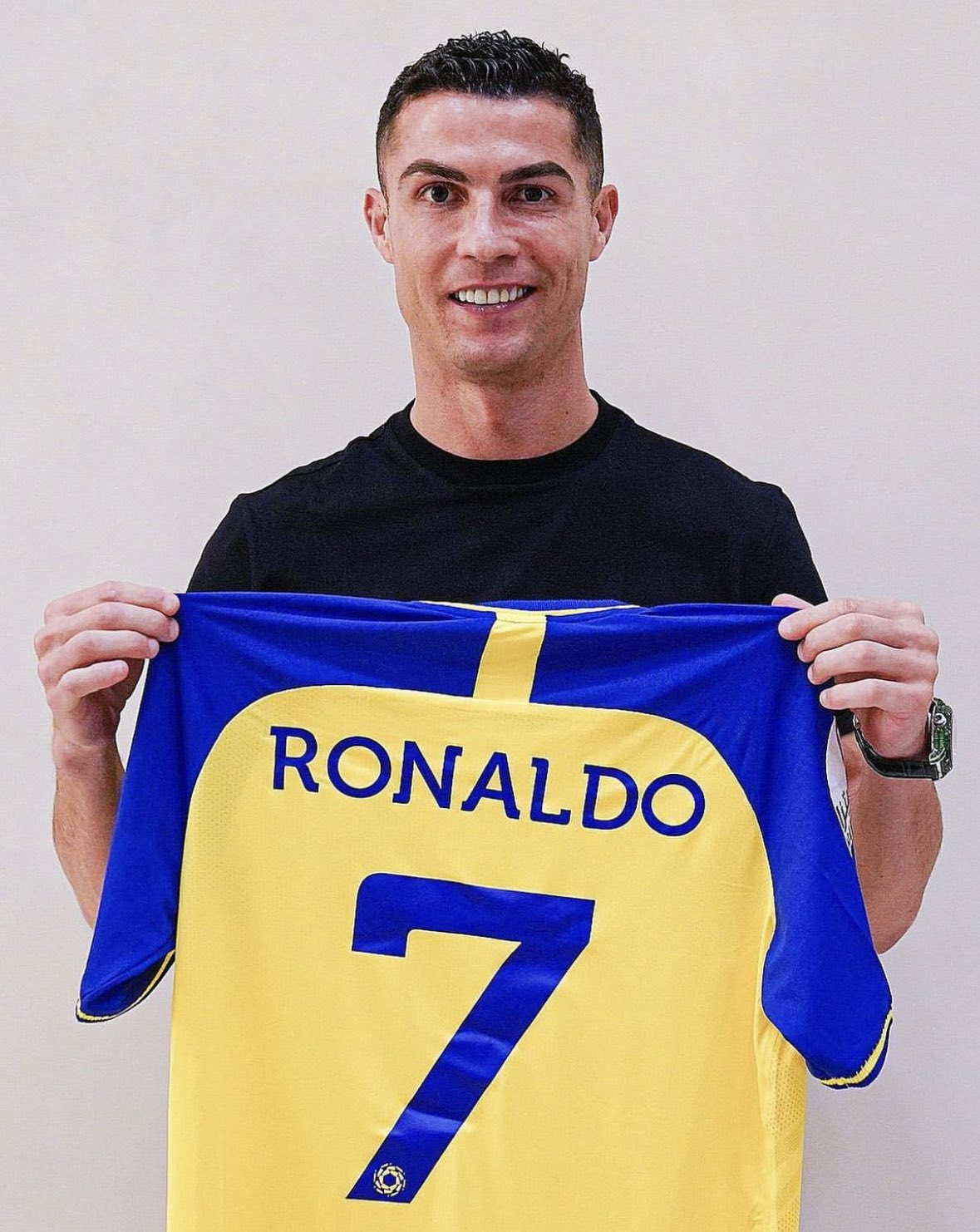 Fabrizio Romano on X: Cristiano Ronaldo on Al Nassr move: “I'm thrilled  for a new experience in a different league and a different country, the  vision that Al Nassr has is very