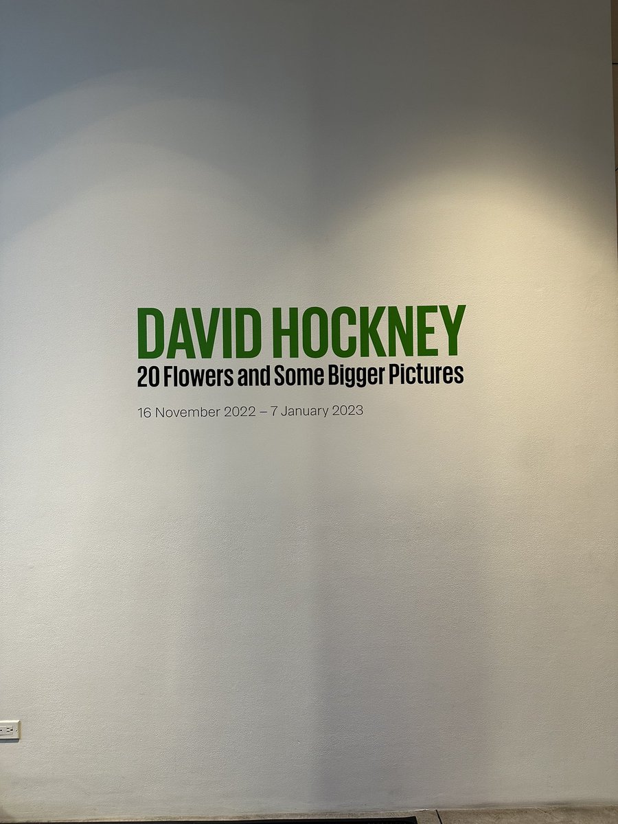 iamnicoleslater's tweet photo. I had the incredible pleasure of seeing “David Hockney: 20 Flowers and Some Bigger Pictures” at @LALOUVER now on view till Jan 7.

#DavidHockney #LALouver #ContemporaryArt https://t.co/VozEHFIa8d